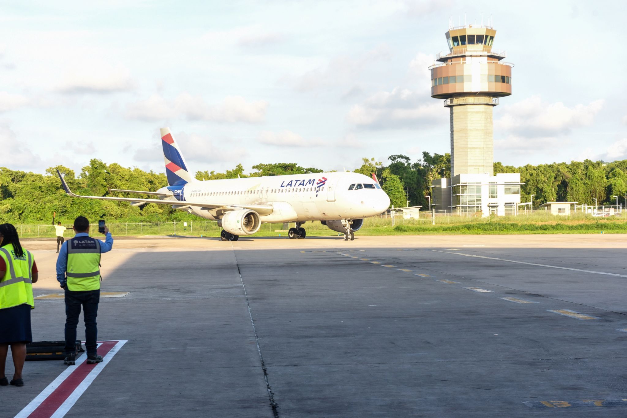 LATAM Perú cierra el año con 34 rutas directas internacionales con sus operaciones a Montego Bay en Jamaica y Rosario en