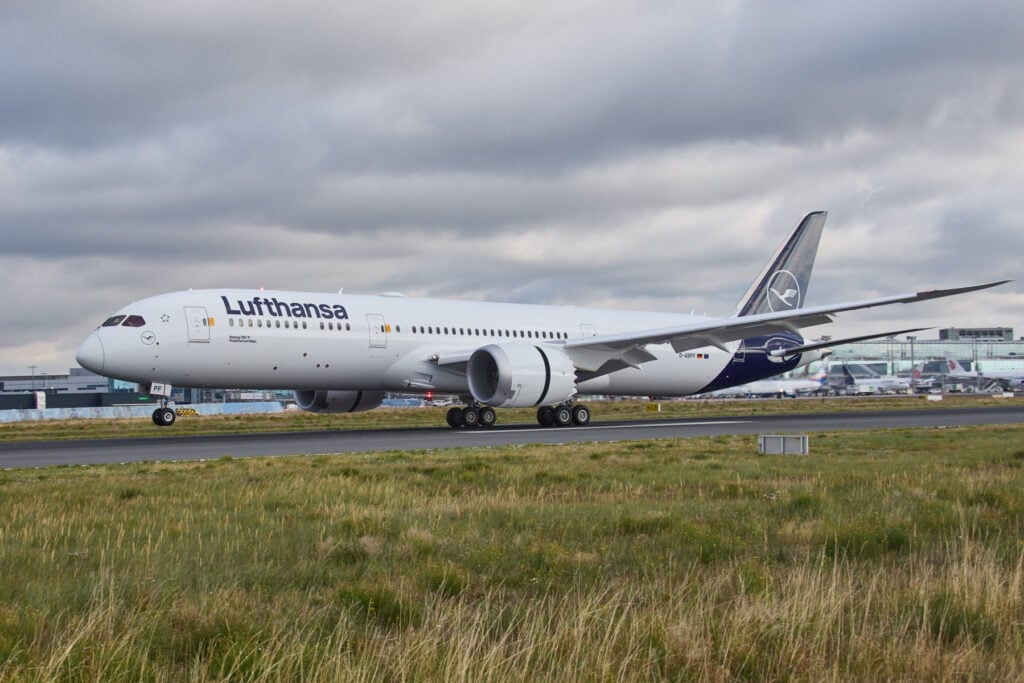 Lufthansa incorpora su primer Dreamliner con cabina Allegris