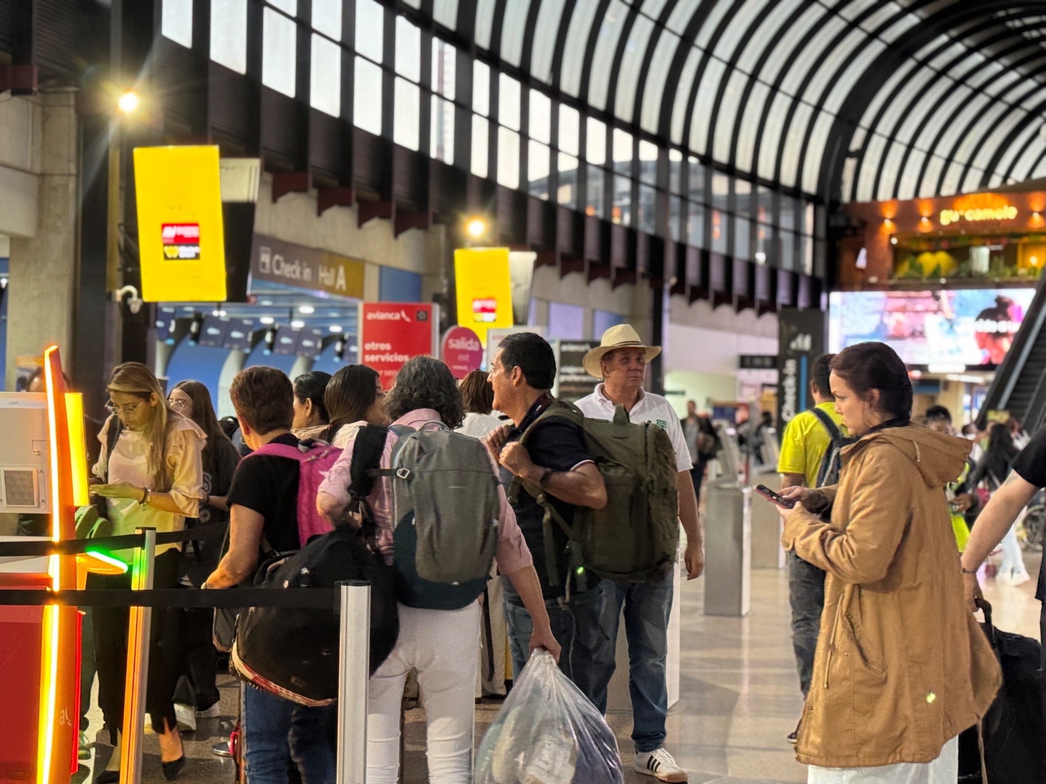 Colombia: Aerocivil impulsa acciones para transformación del Ernesto Cortissoz