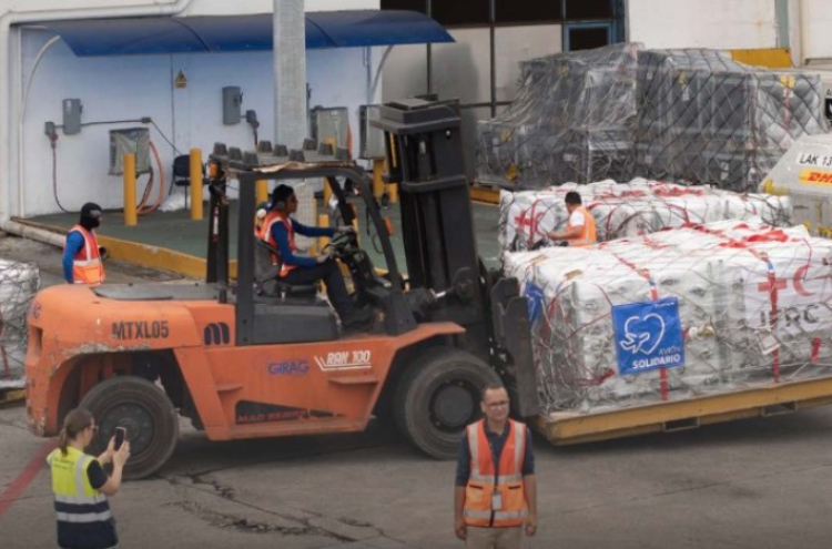 Programa “Avión Solidario” de LATAM Airlines llega a Jamaica tras el huracán Melissa