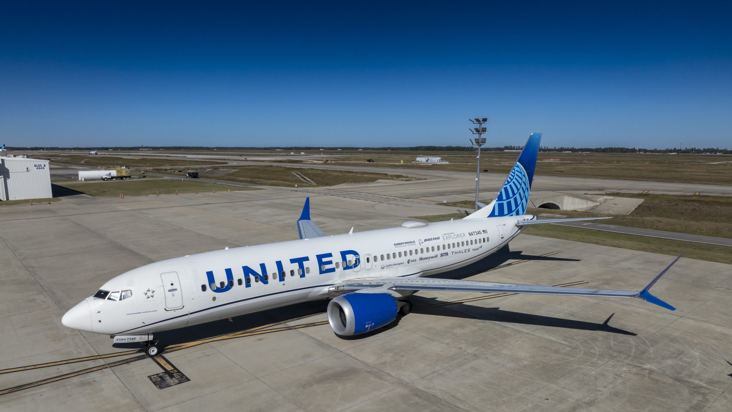 Boeing and United Airlines Test Advanced Digital Communications for the Future of Flight