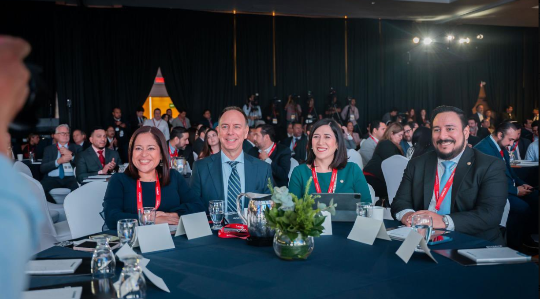 IATA celebró el Día de la Aviación en El Salvador, destacando el papel de la aviación como impulsor económico y social