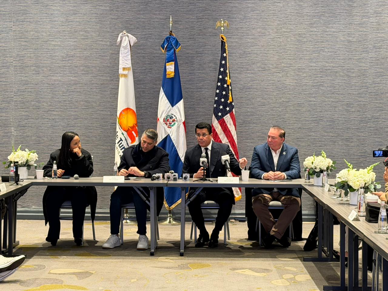 RD: Ministerio de Turismo y Arajet anuncian la tercera ruta diaria a Nueva York de la aerolínea a partir de primavera