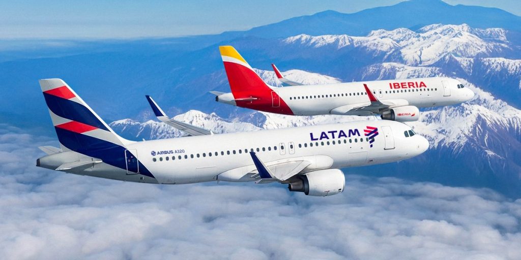 Grupo LATAM e Iberia amplían su acuerdo de pasajero frecuente: Entregarán beneficios para los socios de ambos programas