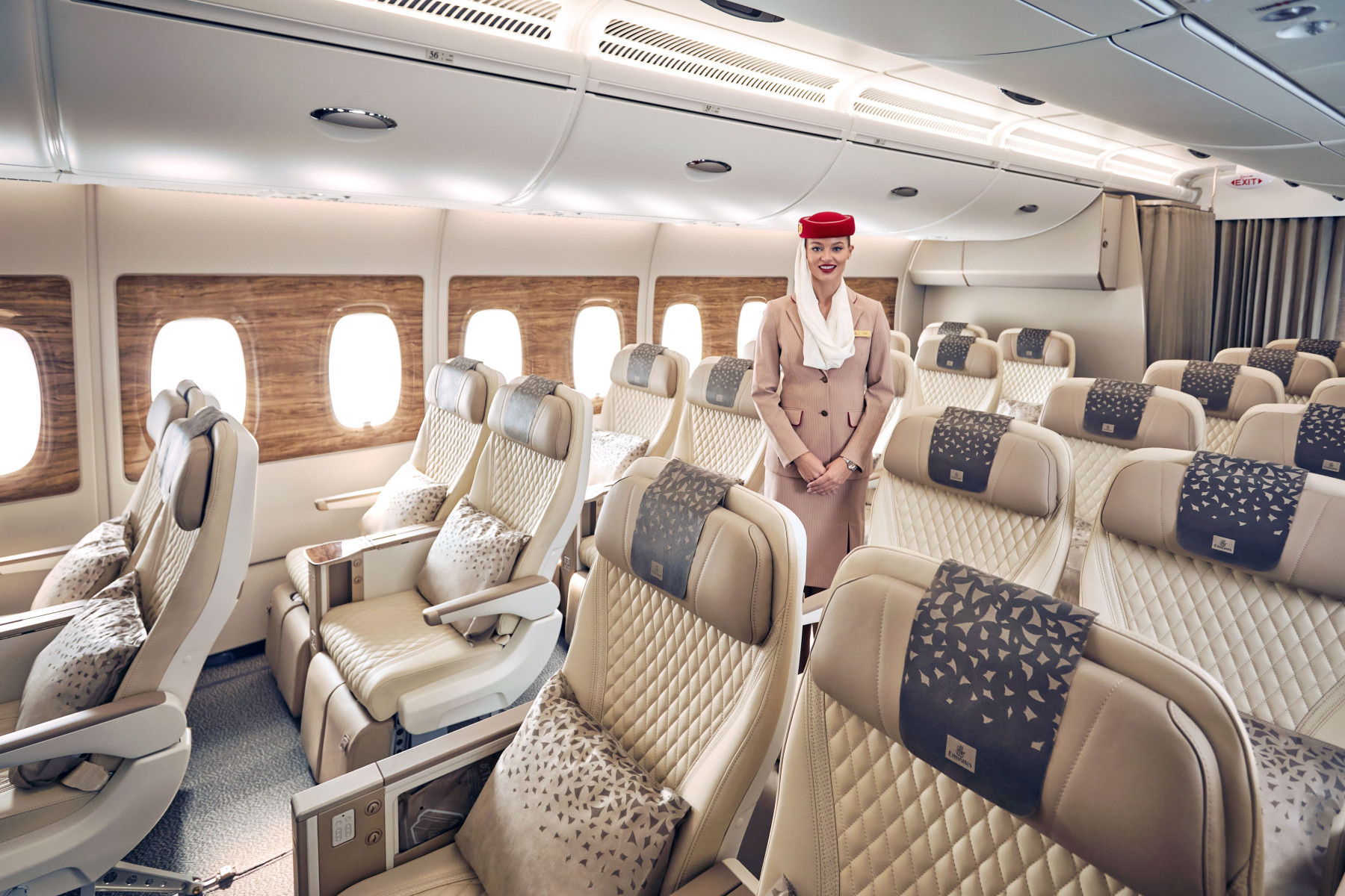 Emirates acelera la expansión de su Premium Economy con la introducción de nuevos destinos