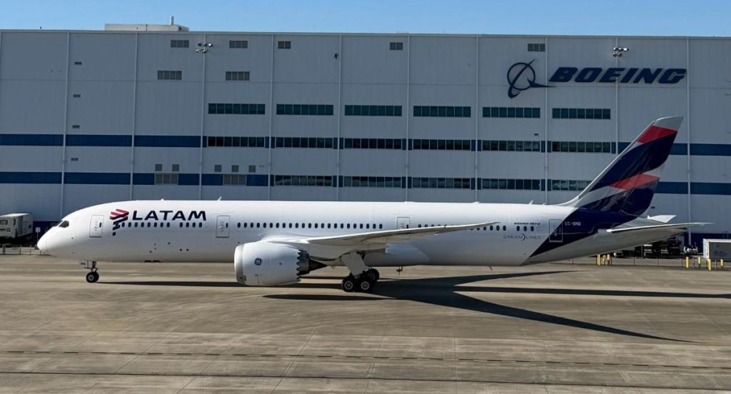 LATAM recibió su primer Boeing 787-9 con motores GEnx y acelera la renovación de su flota de largo alcance