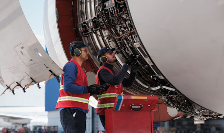LATAM abre mais de 400 vagas de trabalho em manutenção aeronáutica no Brasil