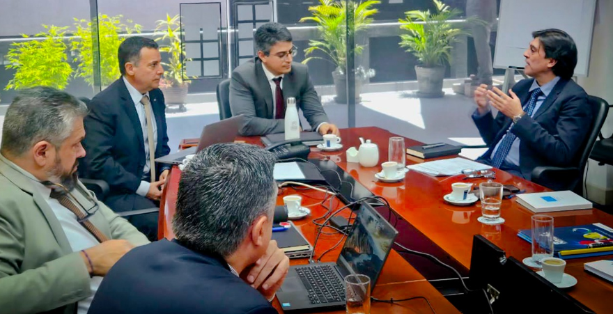 Bolivia inicia trabajo con la OACI para avanzar hacia una política de cielos abiertos