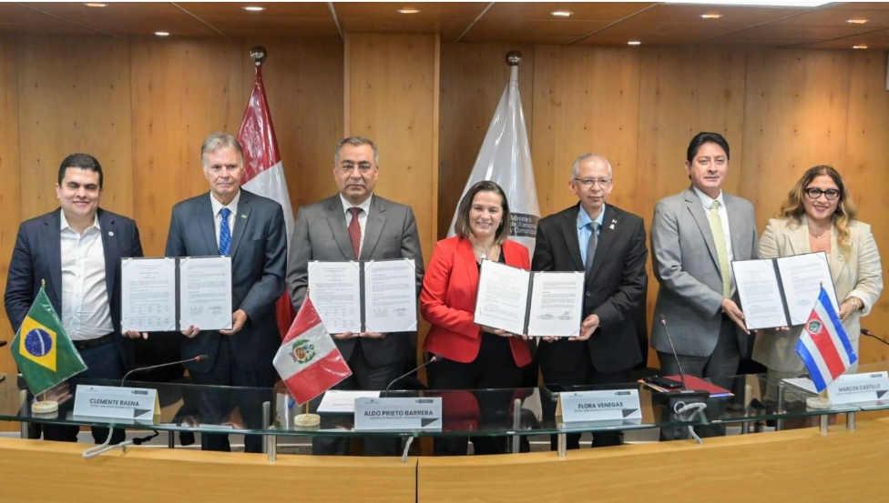 Perú firma acuerdos con Brasil y Costa Rica para abrir los cielos y potenciar conectividad aérea