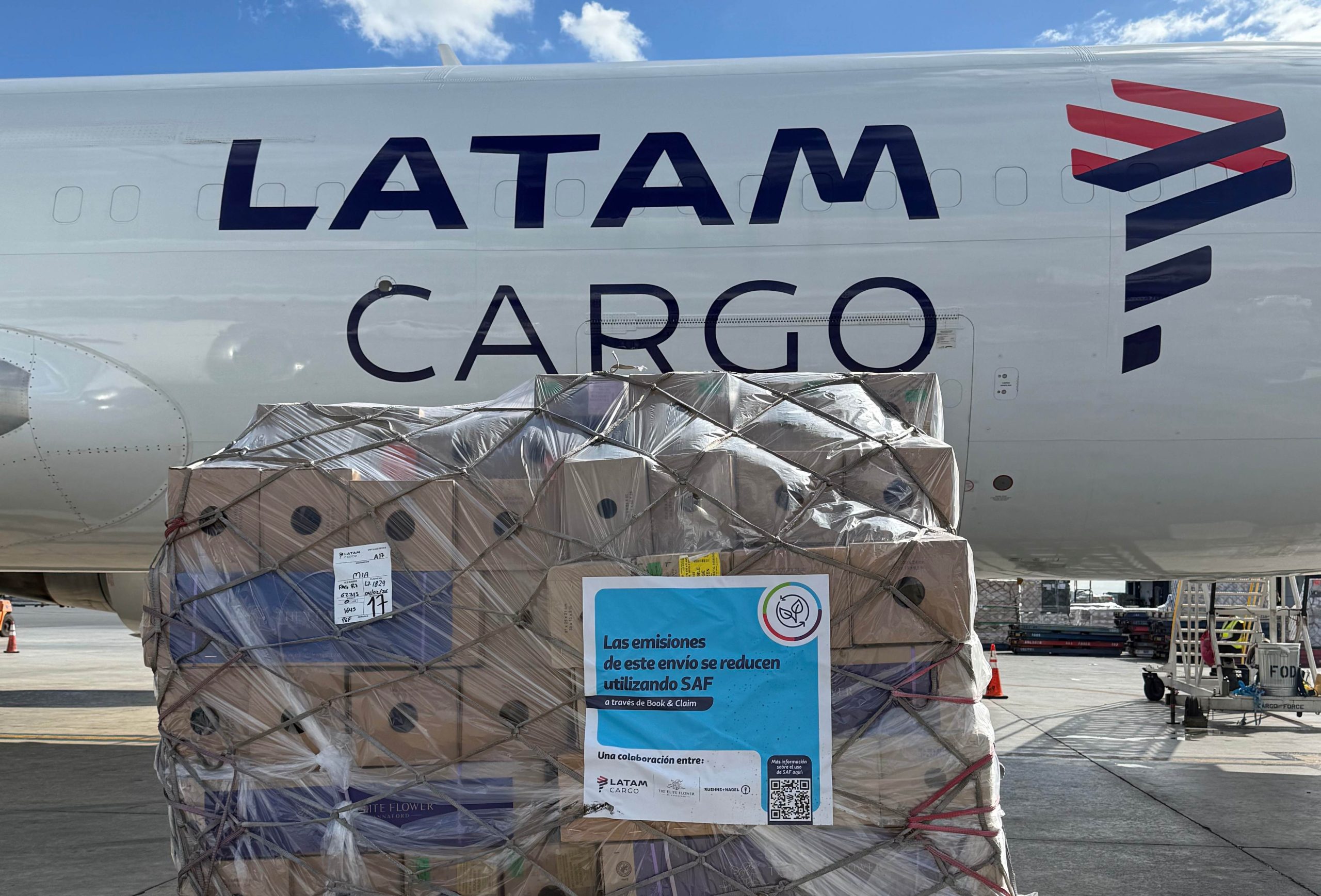 LATAM Cargo Colombia, Kuehne+Nagel y The Elite Flower profundizan su colaboración en sostenibilidad con una de sus mayor