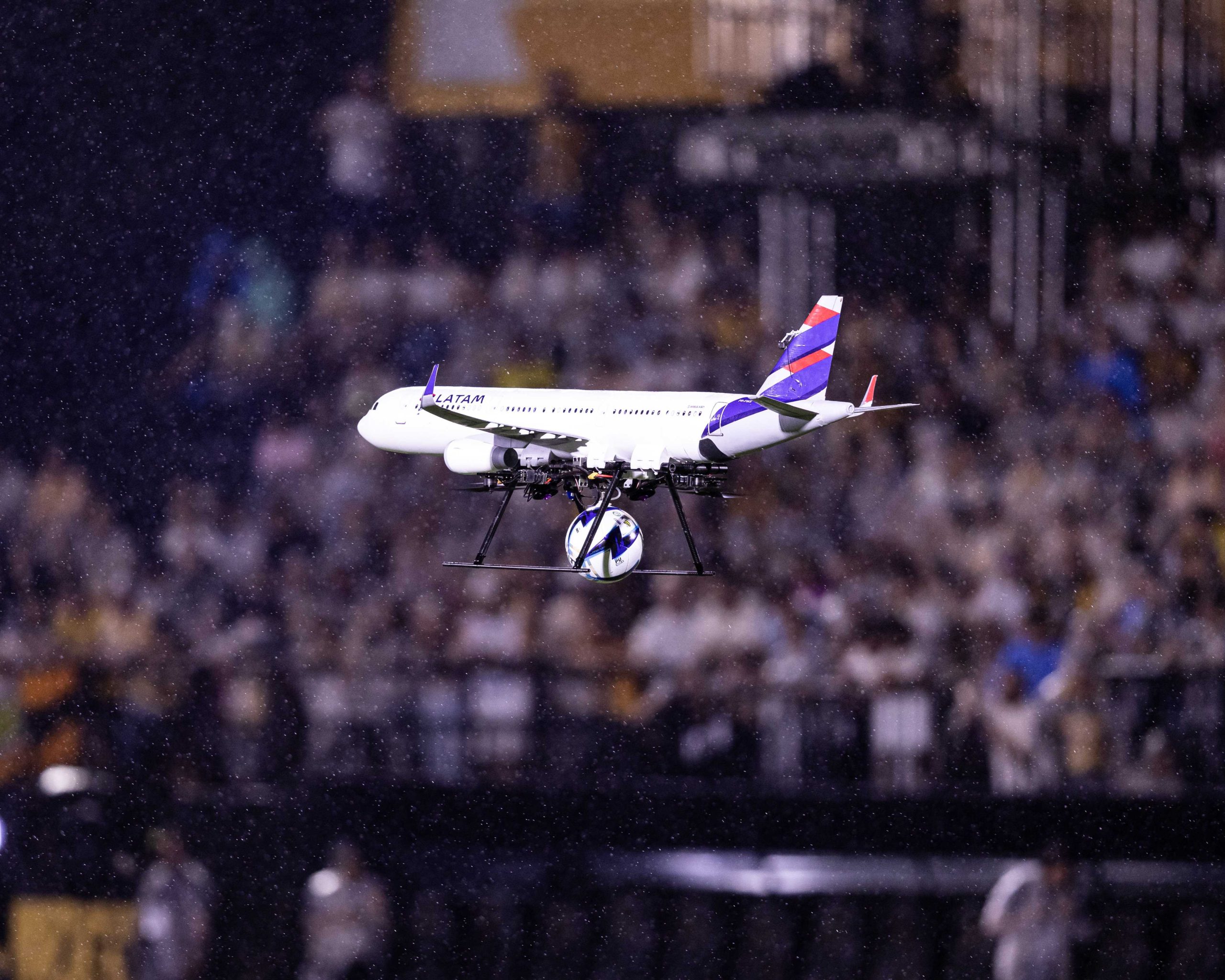 Do céu ao estádio, LATAM amplia presença na final do Paulistão com ativações inéditas
