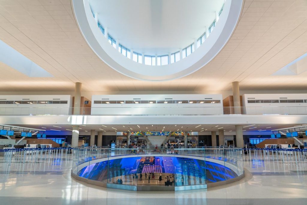 Houston Airports closes 2025 with strong international growth, record cargo performance