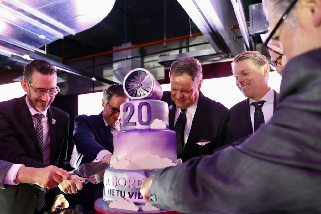Volaris celebra 20 años conectando personas, destinos y oportunidades