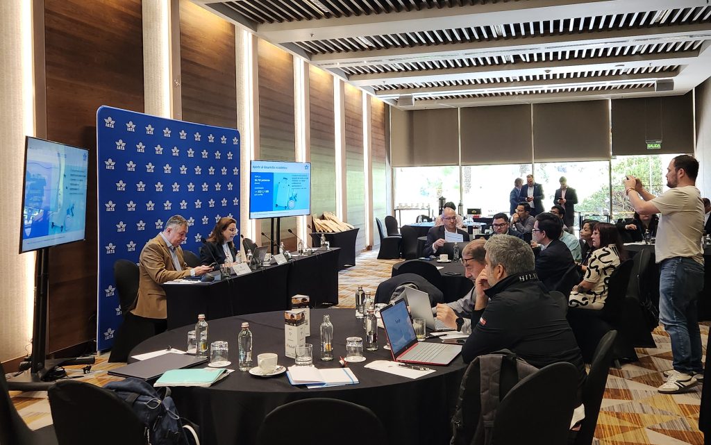 En el marco de Wings of Change Americas, IATA ofreció taller estratégico para la prensa regional